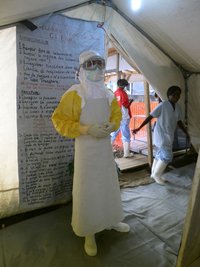 Der Berliner Arzt Maximilian Gertler kennt die Herausforderungen eines Ebola-Einsatzes aus eigener Erfahrung bei Ärzte ohne Grenzen (Handout)