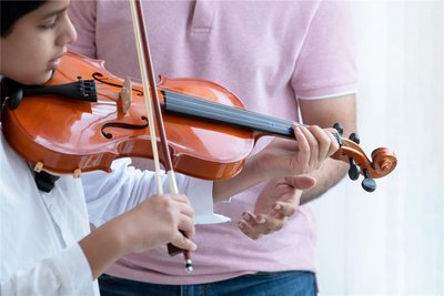 Von Lehrkräften der Kreismusikschule – hier ein Symbolfoto – wurden zuletzt mehr als 3100 Kinder und Erwachsene unterrichtet.