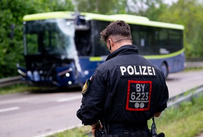 Gutachter sollen die Unfallursache ermitteln. (Archivbild)