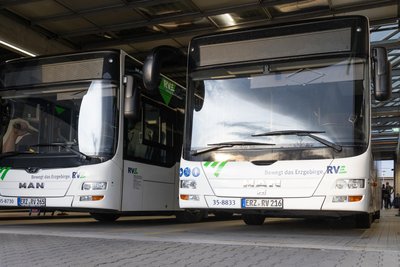 Von den 622 Angestellten beim Regionalverkehr Erzgebirge arbeiten über 400 als Busfahrer.