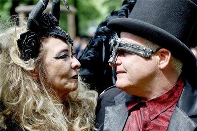 Steffi Holweg und Dirk Breuer. Dass sie ein Liebespaar wurden, hatte die Wahrscheinlichkeit eines Blitzeinschlags.