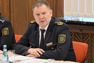 Der Chemnitzer Polizeipräsident Carsten Kaempf macht sich Gedanken um die Sicherheit in der Stadt.