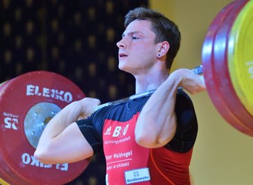 Max Lang gewann souverän den Meistertitel in der Klasse bis 77 Kilogramm.