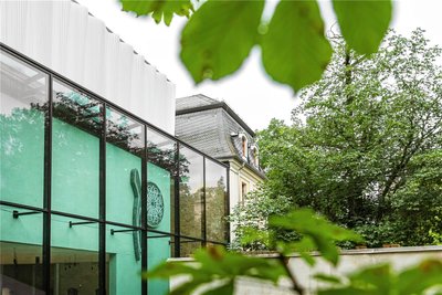 Die Verbindung von Alt und Neu wird an der Rückseite des Museums besonders deutlich.