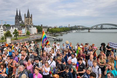 Alle Jahre wieder am ersten Juli-Wochenende gibt es in Köln die große Pride-Demo. (Archivbild)