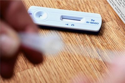 Ständiger Begleiter während der Pandemie: Corona-Selbsttest.