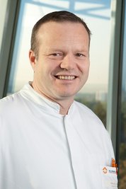 Professor Jens Oeken.