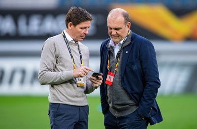 Nicht immer einer Meinung: Oliver Glasner (l) und Wolfsburgs damaliger Sportchef Jörg Schmadtke. (Archivbild)