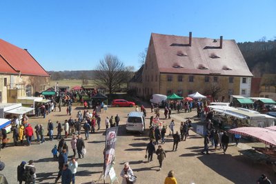 Bauernmarkt im Kloster Buch.