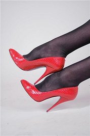 Lautes Schuhwerk. 