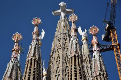 Die Sagrada Familia, Barcelonas unvollendete Top-Sehenswürdigkeit, hat 18 Türme. Der höchste ist 172,5 Meter hoch - Papst Leo XIV. wird ihn am 10. Juni segnen und weihen.