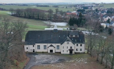 Die alte Turnhalle in Steinpleis ist sanierungsbedürftig. 