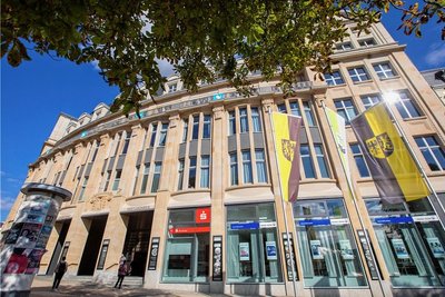 Hinter dieser Fassade tut sich etwas. Der am Donnerstag vereidigte neue Landrat Thomas Hennig (CDU) forciert den Umbau der Kreisbehörde und verspricht Bürgernähe und Transparenz. 