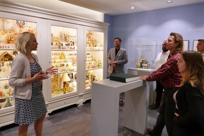 Im historischen Bereich der Erlebniswelt befindet sich der große Musterschrank.