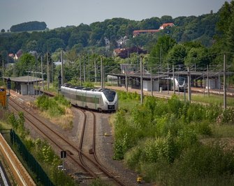 Ein Blick auf die Bahnsteige am Bahnhof Flöha. 