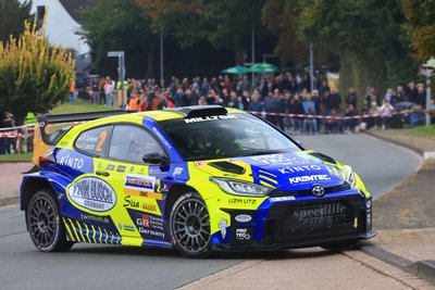 Philip Geipel und Co-Pilotin Jenny Lerch wollen im Toyota GR Yaris Rally2 ihren Vorjahressieg verteidigen.