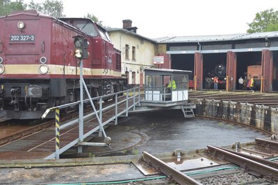 Herzstück des Bahnbetriebswerkes ist der 12-ständige Ringlokschuppen mit einer 20 Meter langen Drehscheibe.