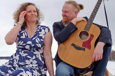 Linda Blixt und Stefan Johansson sind als Duo Wikja in der Grünen Schule grenzenlos in Zethau zu Gast.