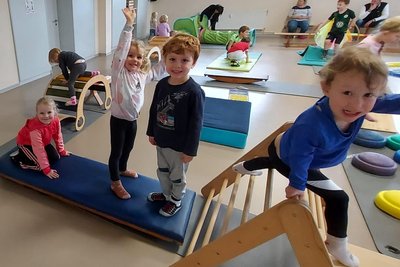 Auch die Mädchen und Jungen vom „Kinderland“ aus Meerane hatten Spaß an der sportlichen Weihnachtsfeier.