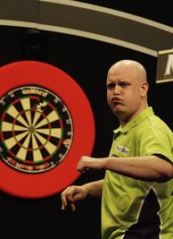 Michel van Gerwen feiert eine "180".