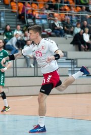Jan Kacin absolviert seine erste Saison im Trikot des HC Einheit Plauen. Er hat seinen Vertrag um ein weiteres Jahr verlängert. In zwölf Partien brachte es der Linksaußen bereits auf 84 Treffer und steht damit auf dem 4. Platz der besten Werfer in der Oberliga. 