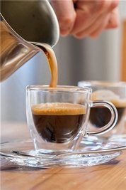 Tässchen gefällig? Kaffee ist nicht nur ein Muntermacher, sondern fördert auch die Spontaneität - etwa beim Einkaufen.  