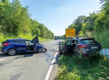 Der Ford und der Hyundai waren auf dem Autobahnzubringer bei Zwönitz zusammengestoßen. 