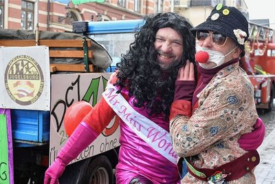 Uwe Gronek als Mr. Miss World und Holger Uebel als Mutante vom Dorfclub Jugelsburg.