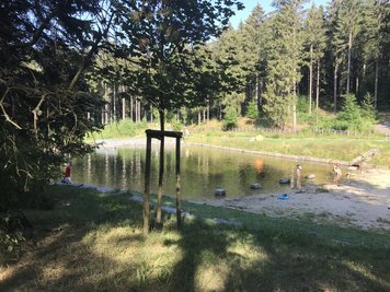 Es folgen weitere Bilder.