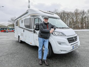 Hans-Jürgen Rutsatz findet, die Stadt Chemnitz hätte viele Flächen für Wohnmobil-Stellplätze. Eine befindet sich am Eisstadion. 