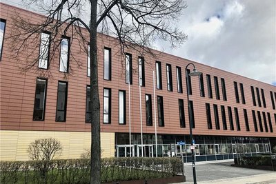 Vor dem Amtsgericht musste sich am Montag ein Unternehmer verantworten. Doch die Verhandlung wurde vertagt. 