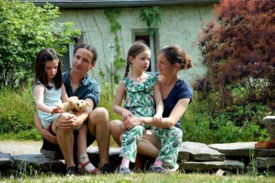 Landlust in Mittelsachsen: Andreas und Gerlinde Feller zogen 2021 mit ihren Töchtern Esther und Leonore aus Leipzig nach Königshain-Wiederau.