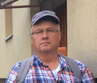 Mit diesem Foto sucht die Polizei nach Jörg E. aus Dresden.