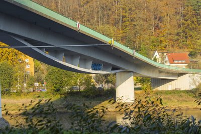 Die Überquerung der Elbe bei Bad Schandau muss sofort gesperrt werden.