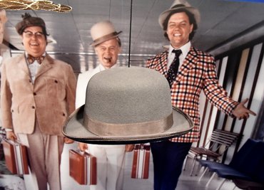 Der Hut von Egon Olsen in der Sonderausstellung "Mächtig gewaltig. Die Olsenbande" im Filmmuseum in Potsdam.