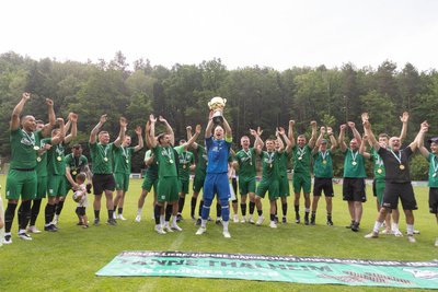 Tanne Thalheim, nach 25 Jahren ist der Verein erneut in die höchste sächsische Fußballliga aufgestiegen, fordert den FC Erzgebirge am 28. Juni heraus.