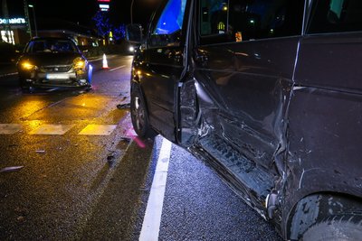 Die beiden Autos kollidierten auf Höhe der Ausfahrt McDonald's