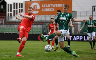 Lars Lokotsch (l.) erzielte das frühe 1:0 für den FSV Zwickau.