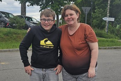 Jacqueline Walther hat die Tafel regelmäßig besucht, um sich und ihre Kinder gut versorgen zu können. Mit im Bild: ihr Sohn.