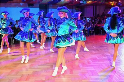 Die Großen Funken zeigten in Langhennersdorf ihre Tanzkünste. 