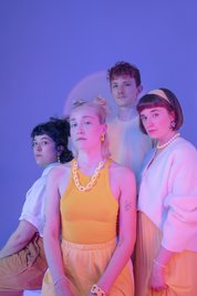 Die Chemnitzer Band Power Plush: (v.l.) Maria Costantino, Svenja Schwalm, Nino Cutino und Anja Jurleit. Am Freitag erscheint ihr Debütalbum "Coping Fantasies".