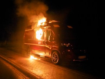 In der Nacht zu Donnerstag ist in Olbernhau ein Wohnmobil in Brand geraten.