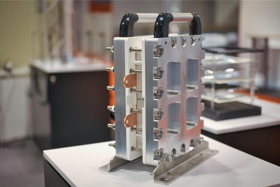 Der in Chemnitz entwickelte Elektrolyseur-Stack „HyVentus“.