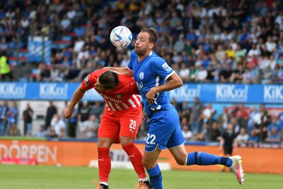 Dominic Baumann FSV Zwickau, links im Bild, und Steffen Puttkammer vom SV Meppen