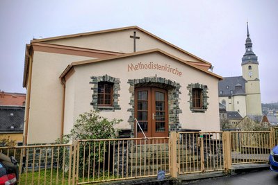 Von der Evangelisch-methodistischen Kirche ist die Zschopauer St. Martinskirche zu sehen.