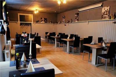 Mediterranes Flair zog in das alte muffige Vereinszimmer ein. Hier sollen künftig auch Karaoke-Abende steigen.