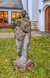 "Humanitas" von Berthold Dietz in Auerbach/Vogtland (1992).