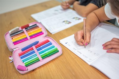 Findet in den Schulen am Dienstag wieder regulärer Unterricht statt?