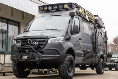 Mit diesem Abenteuer-Reisemobil präsentiert sich die Firma Overland Equipment aus Geyer auch auf Messen. Das Fahrzeug bietet nahezu alles, was auf einer Abenteuertour gebraucht werden könnte. Kaufpreis: rund 280.000 Euro