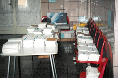 Die Karteikarten im Wartezimmer der alten Praxis lassen erahnen, wie viele Kinder die Kanzlers in den Jahrzehnten behandelt haben.